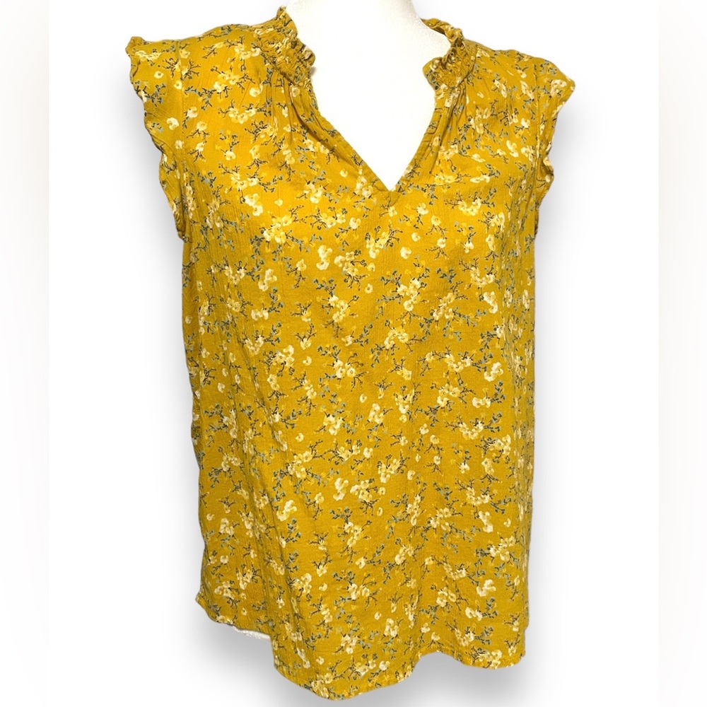 Floral Henley Blouse with Butter Yellow and cap sleeve ruffles M Old Navy V-Neck